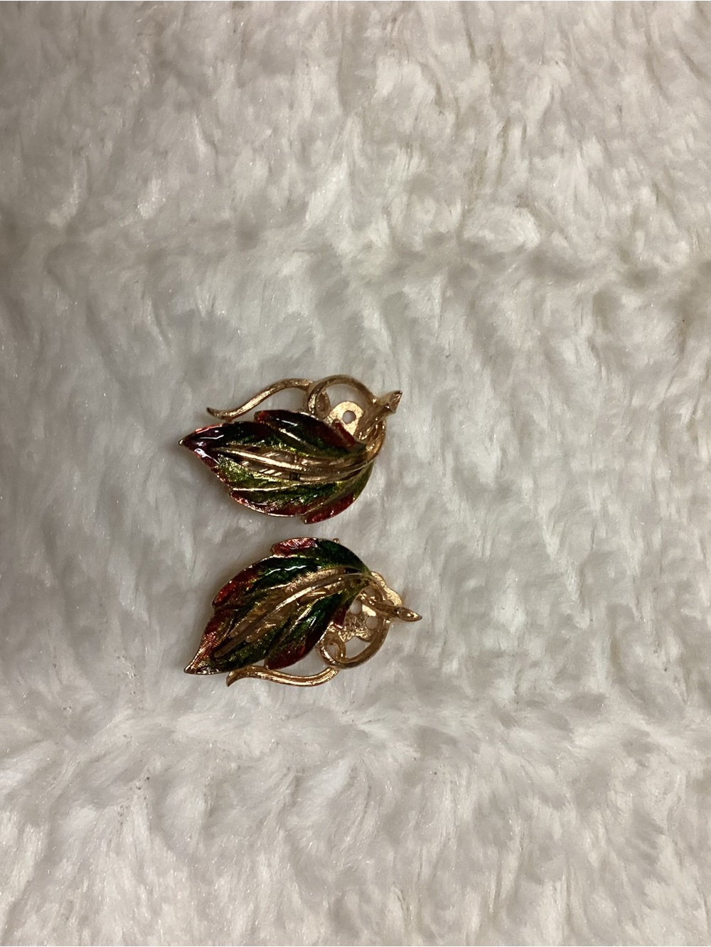 Vintage Gold Tone Christmas Clip On Leaf Costume Jewelry Autumn Style